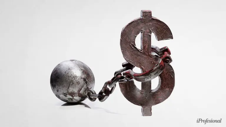 Si cobrás el Bono ANSES IFE de $10.000 no vas a poder comprar dólares: estas son todas las trabas