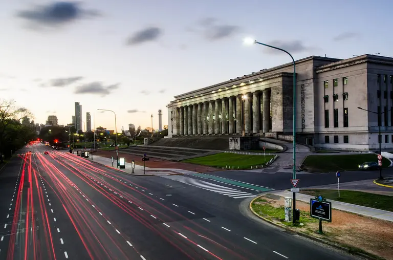 Qué carreras se estudian en la UBA y cuáles son las mejor consideradas en el mercado