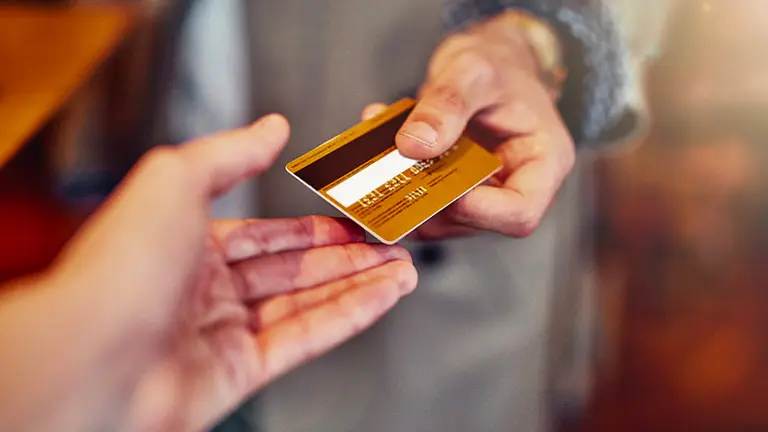 Representantes de bancos y empresarios criticaron el proyecto sobre pagos y comisiones de tarjetas