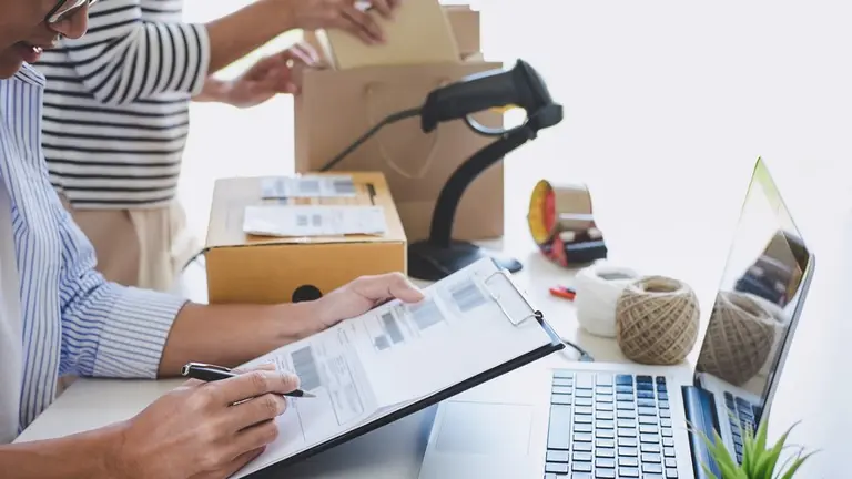 Vender por Internet para ganarle a la crisis: cuánto plata tenés que invertir para armarte una tienda online