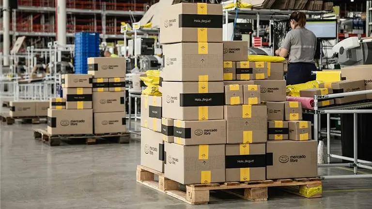 ¿Compraste por Mercado Libre?: esta es la gran cantidad de paquetes frenados por Camioneros