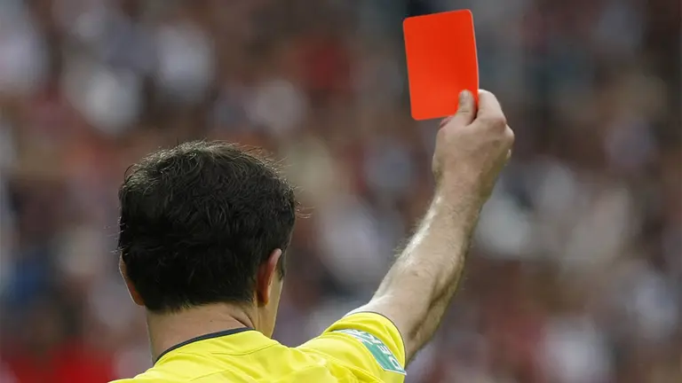 Multan a popular equipo de fútbol argentino por presunto lavado de dinero