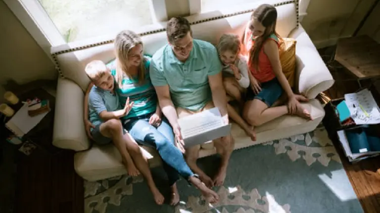 ¿Cuánto sale mantener un hijo? Esto aumentó la canasta de crianza en octubre 2024