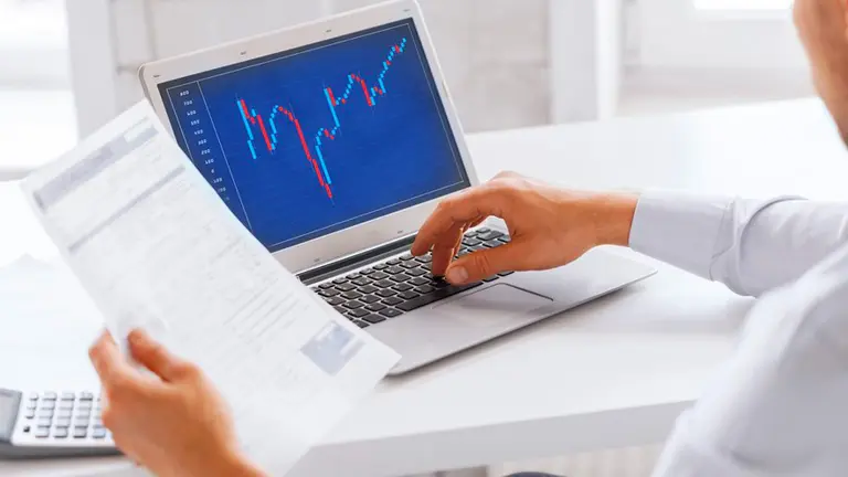 Qué acciones la "están rompiendo" con subas de hasta 165% en dólares