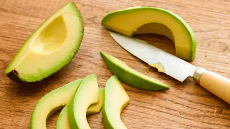 Truco: cómo guardar una palta abierta y evitar que se oxide