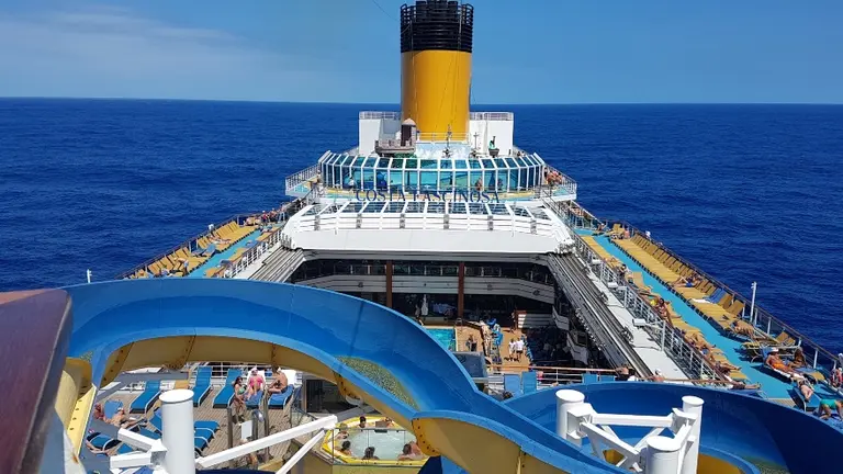 Cuánta plata necesita una familia argentina para hacer un viaje en crucero a Brasil