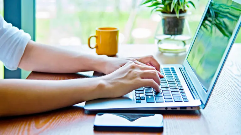 ¿Cómo deben asegurar los directivos de una empresa sus oficinas hogareñas?