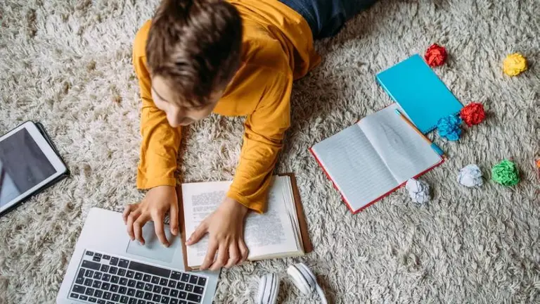 Atención padres: ¿cómo deben cuidar la privacidad digital de los chicos?