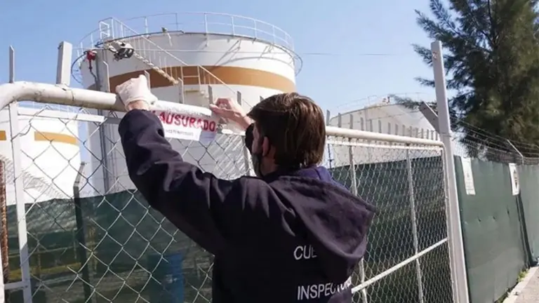 Clausuraron la central eléctrica Araucaria en Pilar: qué reclamo motivó el cierre