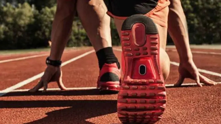 Insólito video: un camarógrafo corrió más rápido que los atletas y hasta les ganó