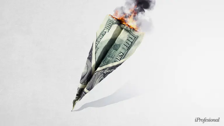 Dólar: esta es la recomendación de Álvarez Agis al Gobierno para evitar una corrida bancaria