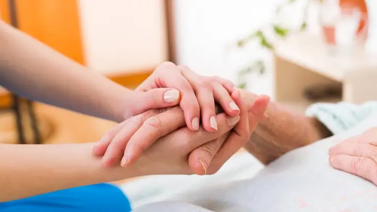 CABA: se aprobó el protocolo que permite visitar a pacientes críticos por Covid-19