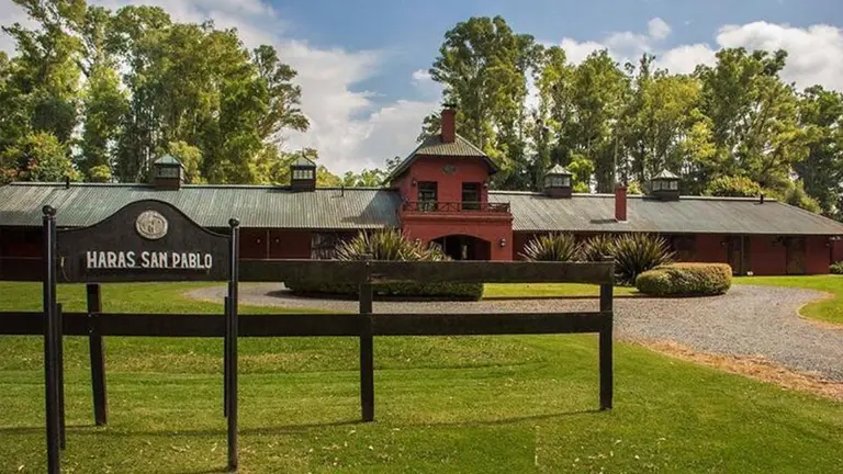 Violento golpe comando en un country: roban dinero, joyas y armas