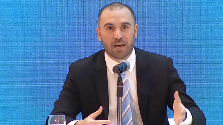 El déficit fiscal fue de $89.499 millones en agosto