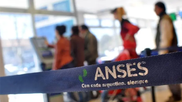 Calendario ANSES: quiénes cobran este lunes 9 de noviembre y cómo sigue el cronograma de pago