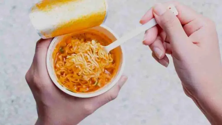 Por qué las sopas instantáneas pueden ser malas para nuestra salud: esto advierten expertos