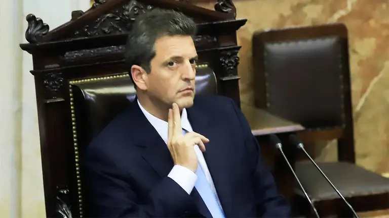 Por qué el Gobierno dice que Sergio Massa no tiene que aislarse pese a que viajó al exterior