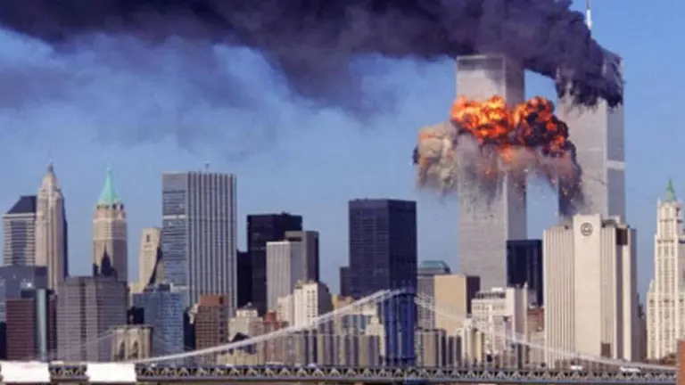 A 19 años del atentado: las impactantes imágenes de la caída de las Torres Gemelas