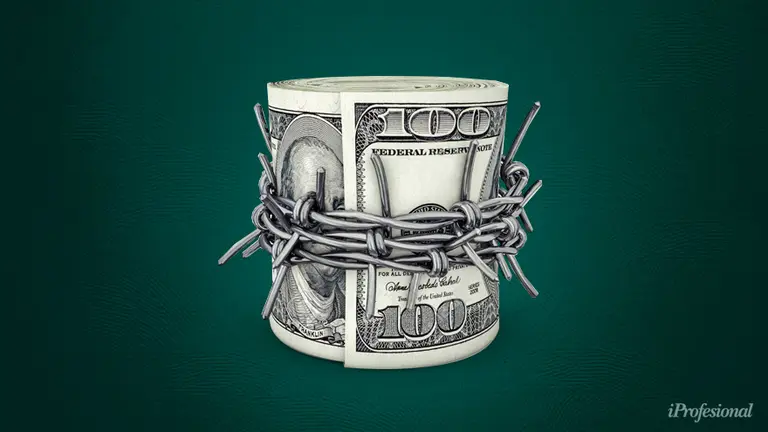 Tenés prohibido comprar dólares si tu empresa te paga el sueldo con ATP