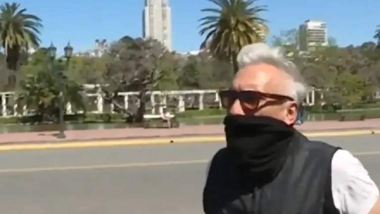 Quién es el hombre que agredió a Robertito Funes Ugarte durante un móvil en vivo