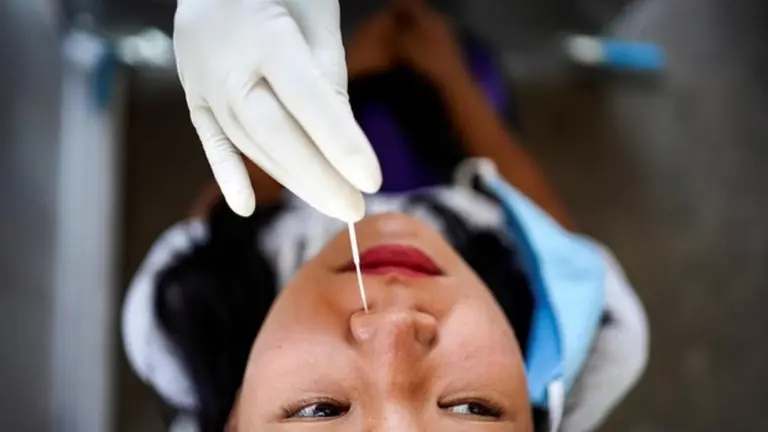 Insólito: se sometió a un test nasal de coronavirus y terminaron perforándole el cerebro