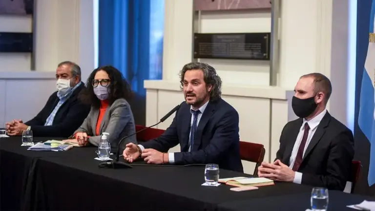 Mensaje del Gobierno a empresarios y gremios: "El primer tiempo lo ganamos, ahora viene la negociación con el FMI"