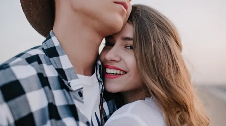 Test: la forma de abrazar de tu pareja revela sus secretos