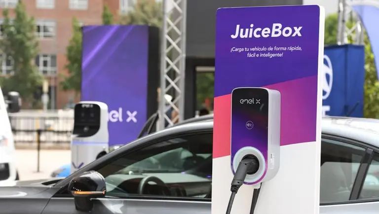 De Ushuaia hasta México: así es la primera red de estaciones de servicio para autos eléctricos