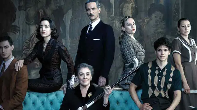 "Alguien tiene que morir", la nueva miniserie de Netflix que reúne a un seleccionado de figuras