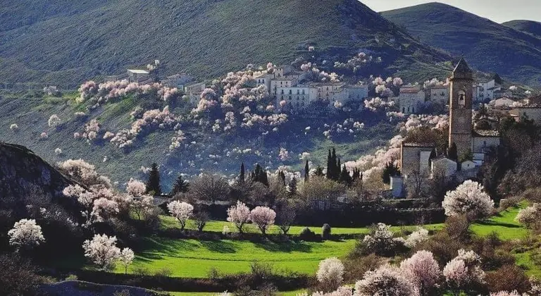 Un pueblo italiano ofrece hasta 9.500 dólares anuales a quienes quieran ir a poblarlo: te contamos los detalles
