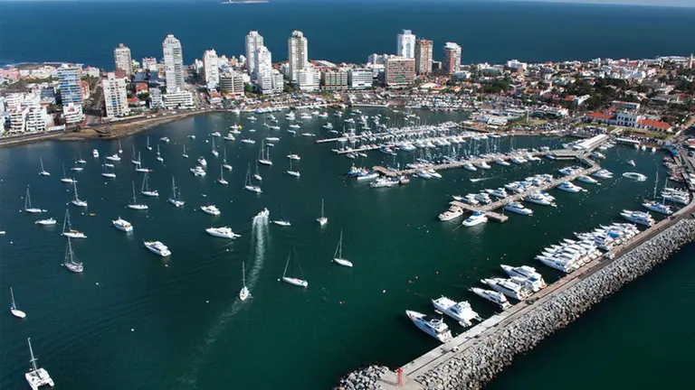 Uruguay: mitos y verdades sobre beneficios tributarios del país vecino