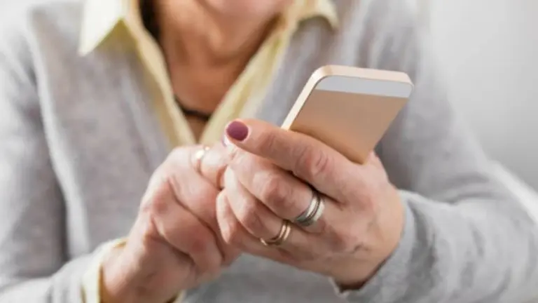 La conectividad al servicio de la salud: cómo ayuda a los adultos mayores