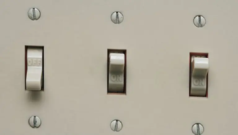 Los tres interruptores: el acertijo que pone a prueba tu pensamiento lateral para resolverlo