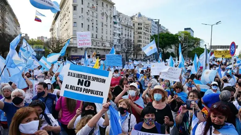 Así fue la manifestación en contra del Gobierno en el Obelisco y en diferentes ciudades del país