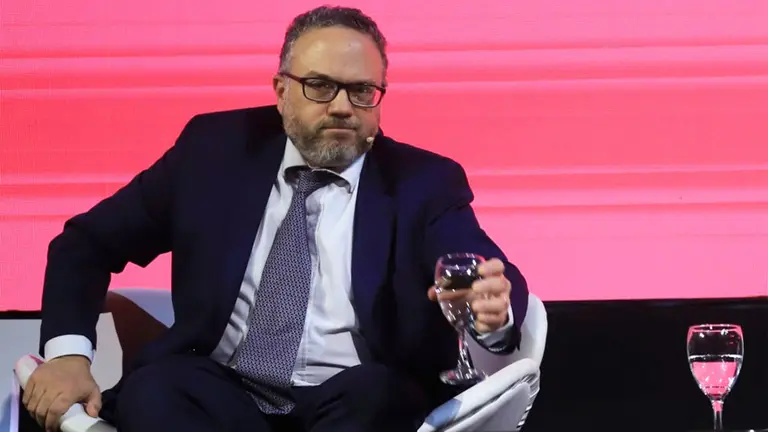 Para Kulfas, "se observan índices claros de recuperación de la industria"