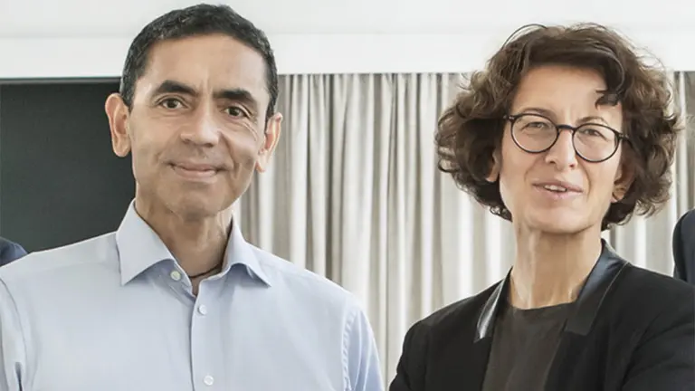 Creadores de la vacuna de Pfizer vaticinan cuándo será el fin de la pandemia