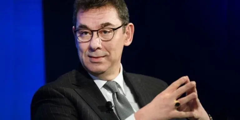 El CEO de Pfizer advierte que podría ser necesaria una tercera dosis de la vacuna contra el Covid-19