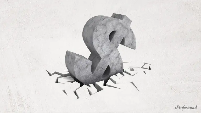 Advierten que hay más billetes en manos de la gente pero menos bienes para comprar: qué puede pasar