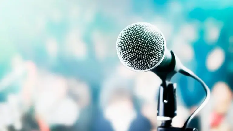 ¿Te gusta la música? Estas 32 frases de canciones te dejarán reflexionando