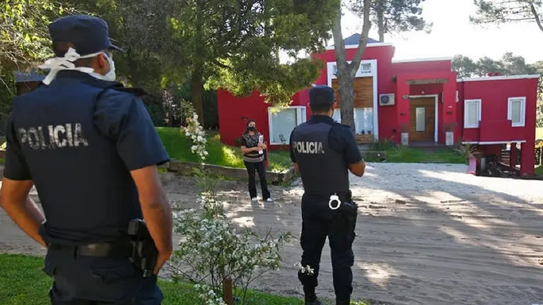 VIDEO: así fue el escandaloso festejo del empresario que usurpó una casa en Cariló