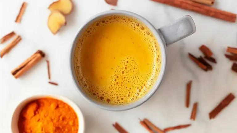 Leche dorada: qué es esta exótica bebida y qué beneficios tendría para la salud