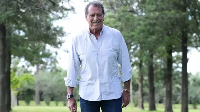 De simple agente de bolsa que necesitó plata de su madre a un banquero muy influyente: la vida de Jorge Brito