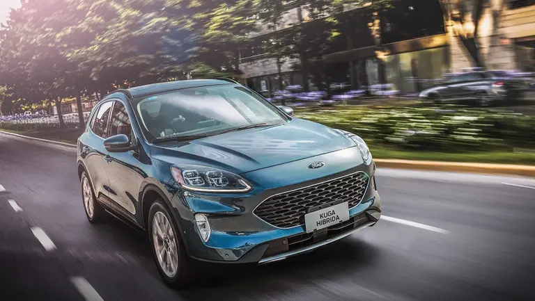 Ford completa la gama del Kuga híbrido con la versión tope de gama