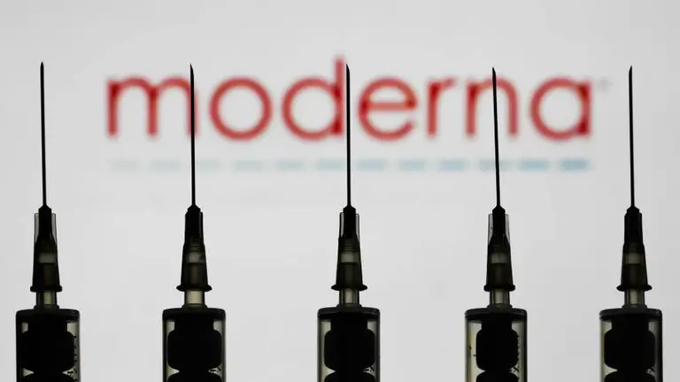 COVID-19: se aprobó la vacuna de Moderna para su aplicación en Europa