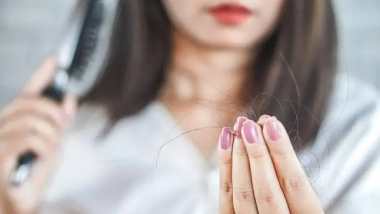 ¿Se te cae el pelo? El motivo puede ser la deficiencia de una vitamina