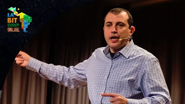 Un sistema económico justo, sin corrupción ni intermediarios: gurú explica Bitcoin con un guiño a la Argentina