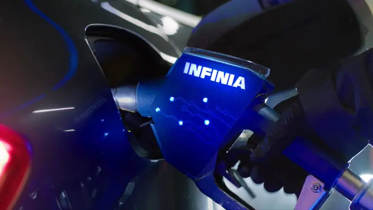 YPF presentó una nueva INFINIA que permite mejorar la limpieza de los motores y así mantener su rendimiento como el primer día