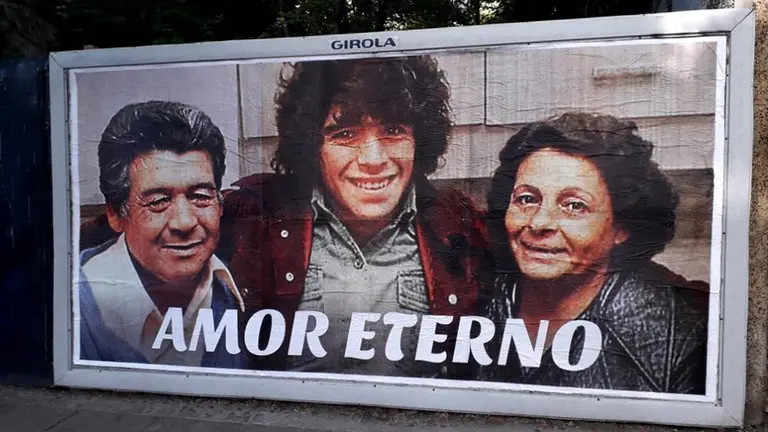 Principales empresas de publicidad exterior de la Argentina se unieron para homenajear al más grande
