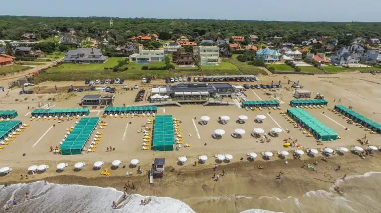 Tras un año atípico, reabrió un icónico parador de la costa atlántica: ¿de cuál se trata y qué novedades trae?