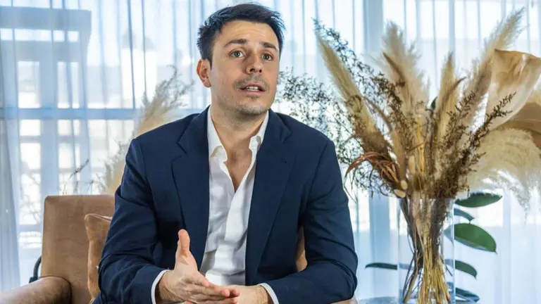 "Hay que salir del bimonetarismo, Argentina tiene que dolarizar definitivamente su economía"